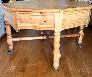 Tavolo ottagonale in legno