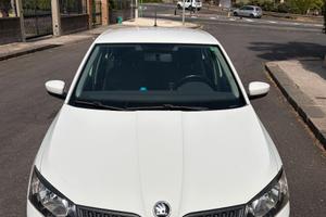 Skoda Fabia 1.0 Accessoriata - Neo Patentati