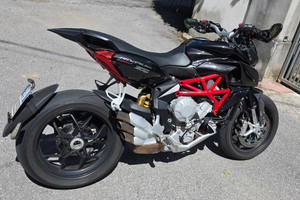 MV Agusta Rivale 800