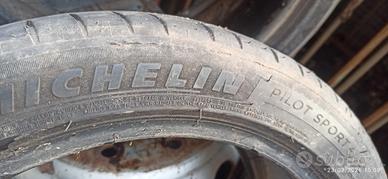 n. 2 gomme 225/45/17- n. 2 gomme185/65 /15