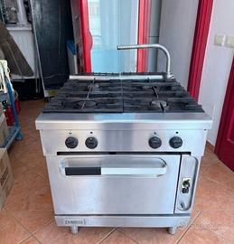 Cucina Zanussi a 4 fuochi con forno