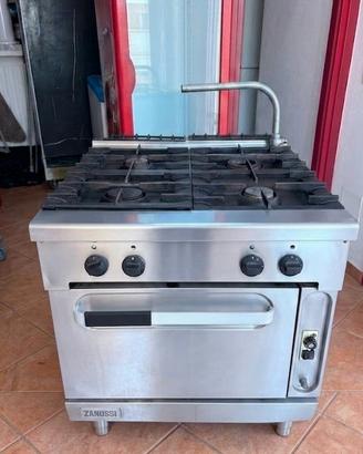 Cucina Zanussi a 4 fuochi con forno