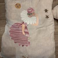 cuscino dipinnto e lavorat a mano