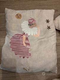 cuscino dipinnto e lavorat a mano