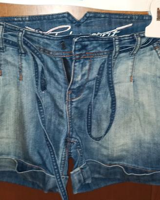 pantaloncini only