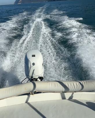 Barca a motore 6 mt