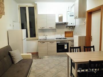 LIVORNO GRAZIOSO con SALA + 2 CAMERE-1 piano