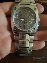 orologio funzionante in tutto 