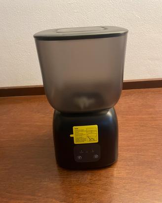 Mangiatoia automatica