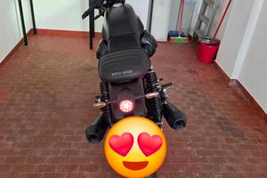 Moto Guzzi V7 Stone 