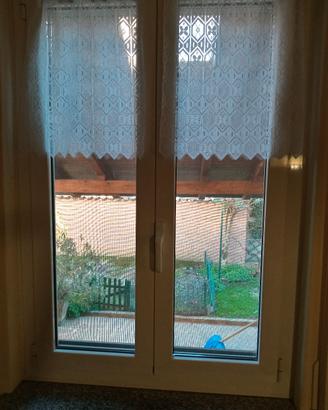 Due tendine in pizzo no stiro