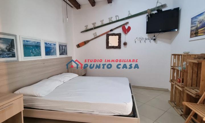 CENTRO STORICO - Bilocale al 2°p. s/a