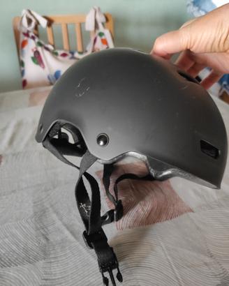 casco BTWIN per monopattino o bici 