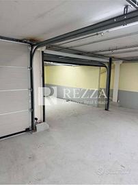 Box / Garage di 25 m² a Roma