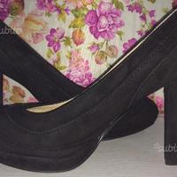 Décolleté nere in camoscio numero 36 Cafè Noir