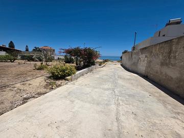 Triscina terreno 300 mq fronte mare