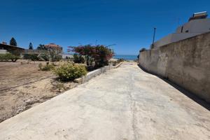 Triscina terreno 300 mq fronte mare