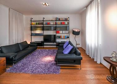 Appartamento di 210 m² con 4 locali a Modena