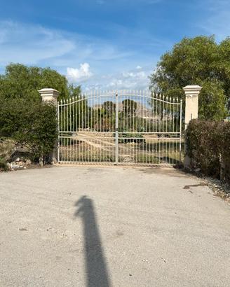 Villa vista mare con uliveto