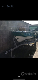 Barca di 4 metri in buone condizioni con moto