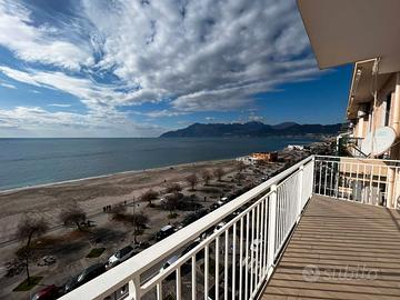 Appartamento vista mare arredato