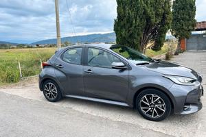 Yaris toyota full hybrid 1500 allestimento trend
