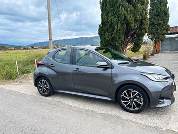 Yaris toyota full hybrid 1500 allestimento trend