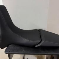 Sella ribassata XCape 649 + sellino posteriore