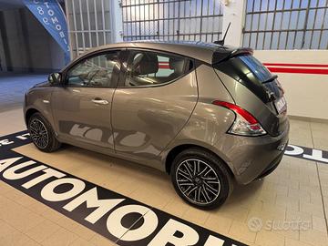 Lancia Ypsilon 1.0 FireFly 5 porte S&S Hybrid Silv