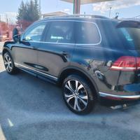 Volkswagen Touareg 3.0 v6 tdi allestimento R Line