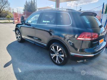 Volkswagen Touareg 3.0 v6 tdi allestimento R Line