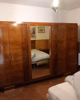 armadio grande e comò