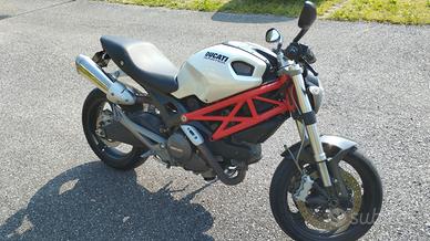 Ducati Monster 696 - 2009