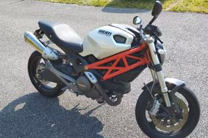 Ducati Monster 696 - 2009