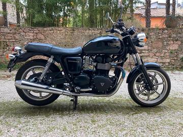 Triumph Bonneville - 2012