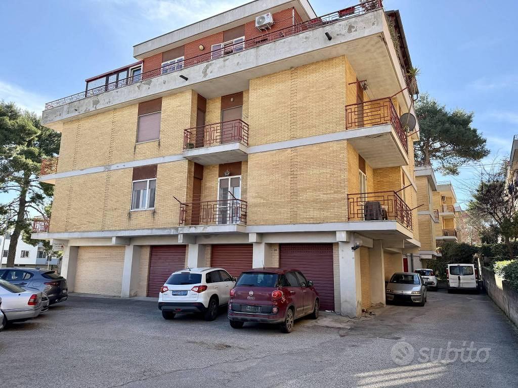 Appartamento di 120 m² con 4 locali e box auto a M