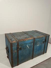 Baule antico blu