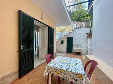 Bilocale Ischia Porto centro a pochi passi da mare