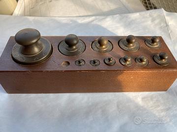 Pesi in ottone antichi