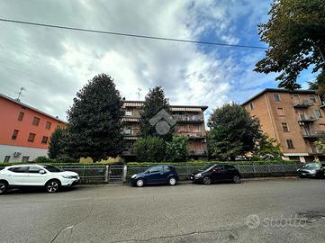 4 LOCALI A MIRANDOLA