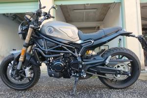 Moto Benelli Leoncino 800 stradale
