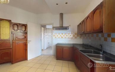 TRILOCALE CON CUCINA ABITABILE IN POSIZIONE STRATE