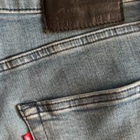 LEVIS 512 SLIM TAPER
