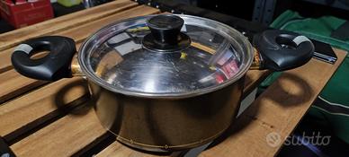 Pentola con coperchio