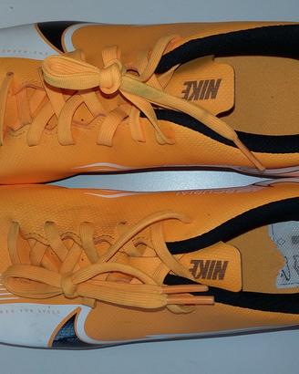 NIKE VAPOR CLUB SG SCARPE CALCIO Tacchi in Ferro