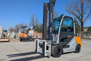 Carrello elevatore Still RX70-35, con posizionator