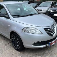 Lancia Ypsilon 1.2 69 CV 5 porte S&S Platinum