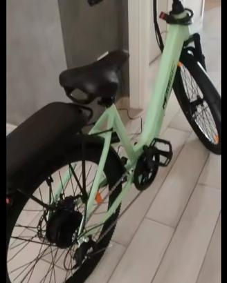 bicicletta elettrica  E-bike nuova imballata 