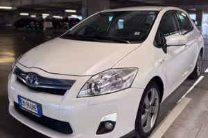 TOYOTA AURIS 1.8 HSD HYBRID STYLE