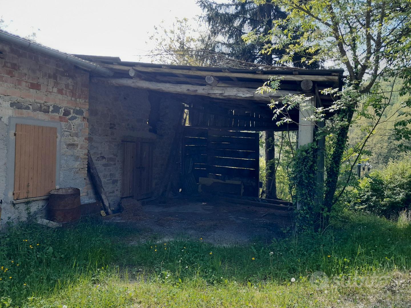 Rustico più terreno e bosco - Vista 4